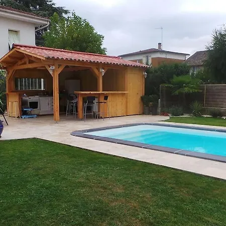 Jolie Maison De *